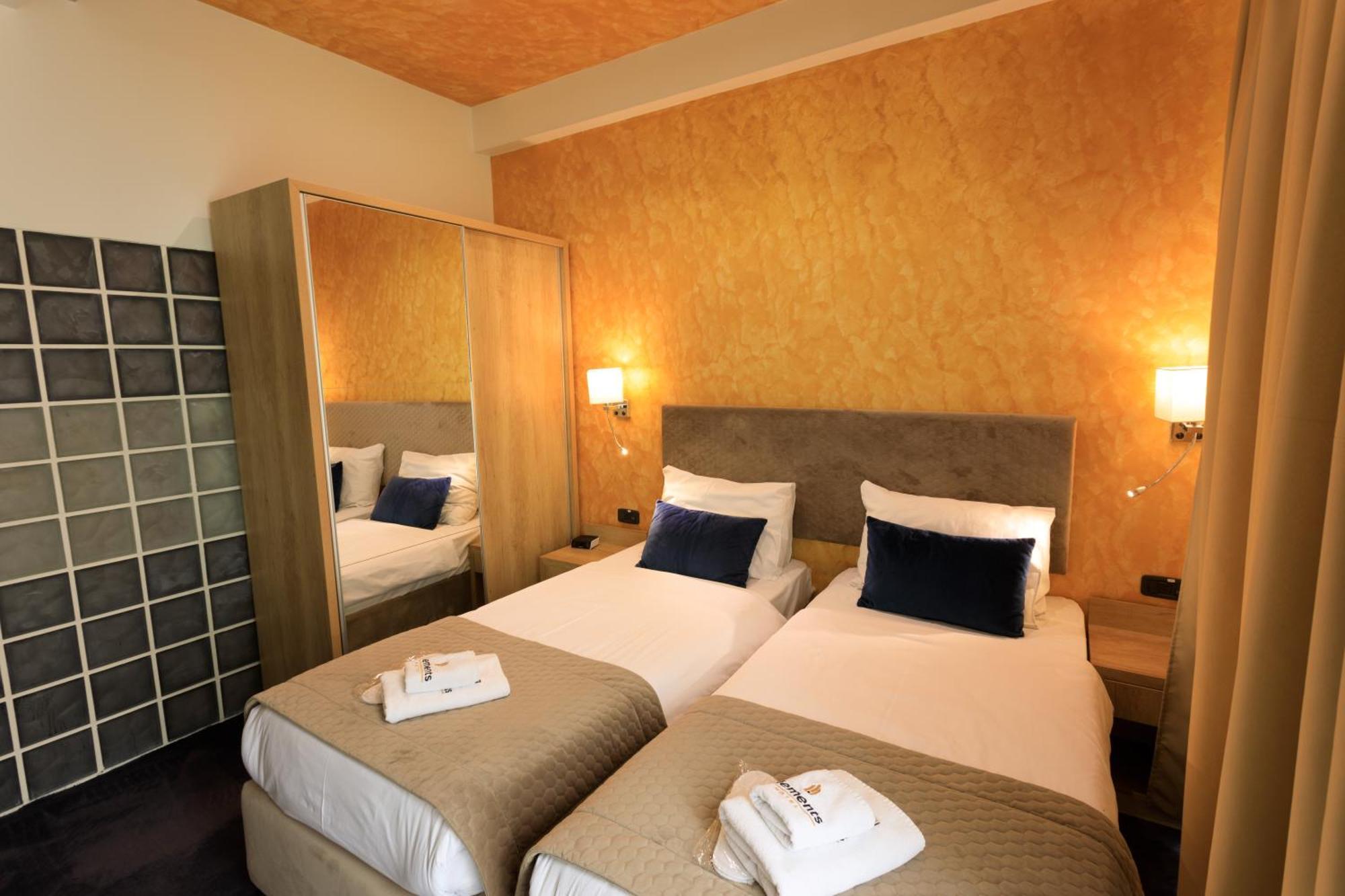 Hotel Elements Novi Pazar Bagian luar foto