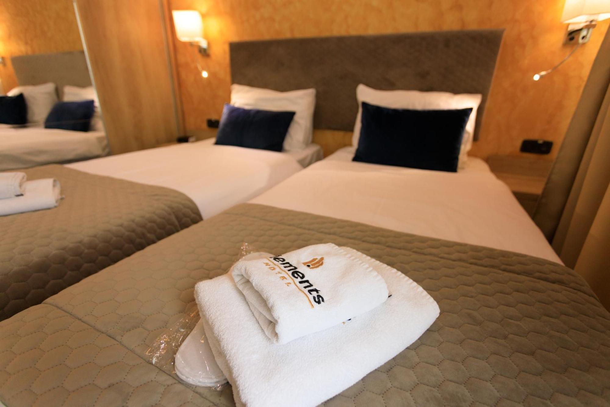 Hotel Elements Novi Pazar Bagian luar foto